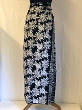 Load image into Gallery viewer, sarong - #1 - double process batik /1st quality - dayu collection