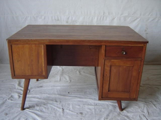 desk - art deco angeled legs - drawer/cupboard on right - 47x27x29