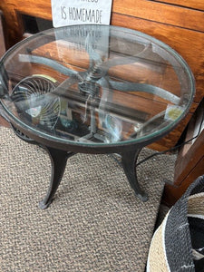 NACH17 - cast iron table - round glass top