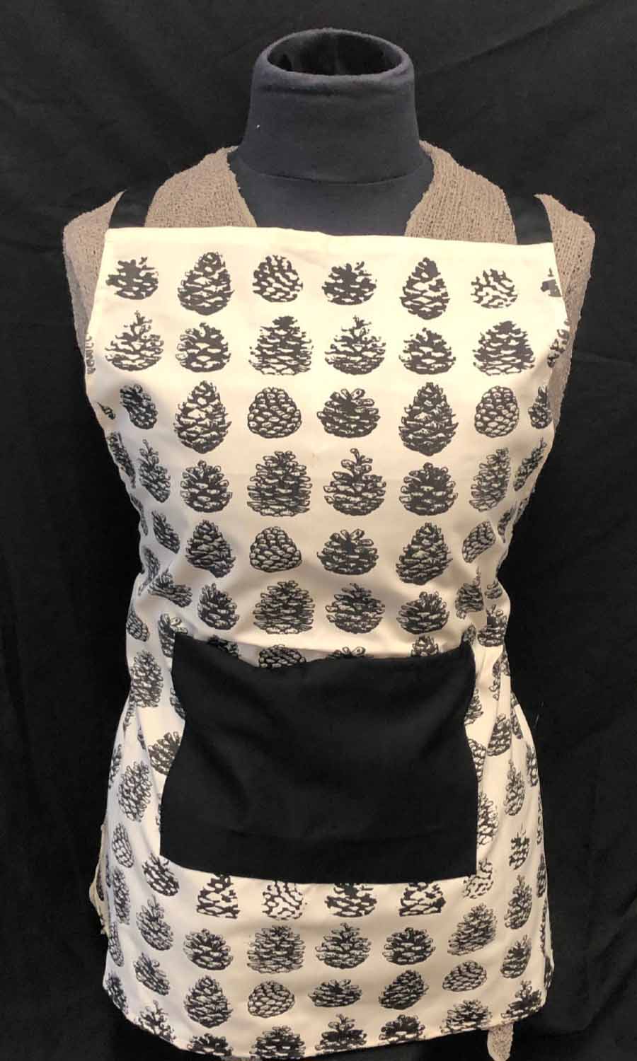 apron - pinecones - w/ pocket - white/black
