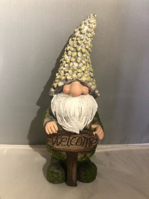 gnome - woodland - w/ welcome sign - 9.5-10