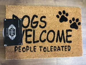 door mat - dogs welcome - 24"x16"